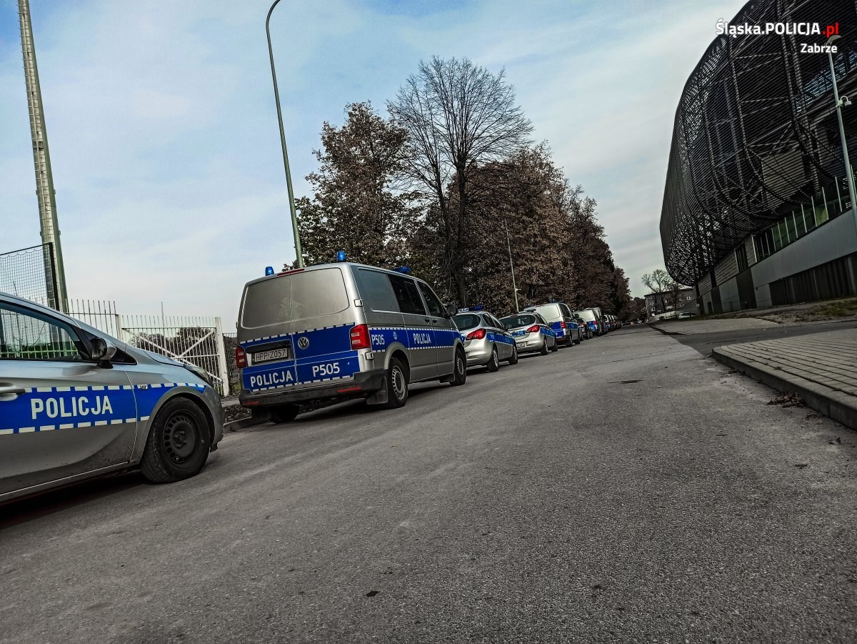 Zabrze. Policja pod stadionem