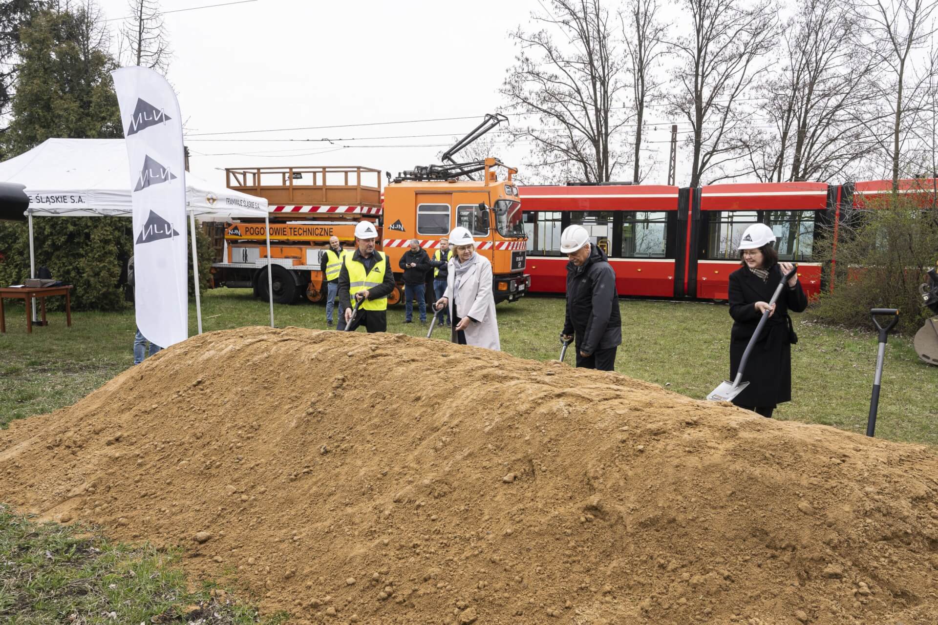 Prace oficjalnie rozpoczęły się