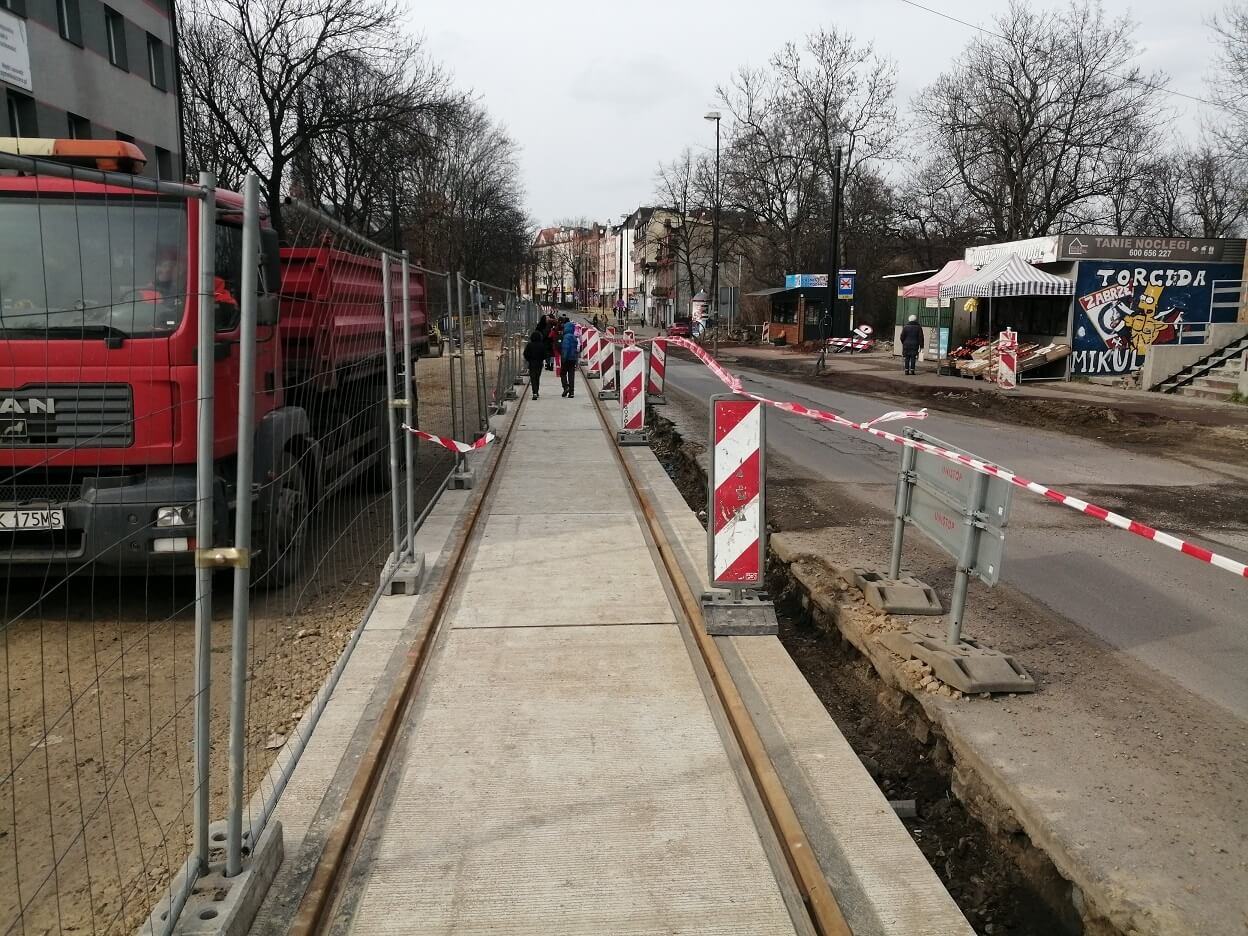 Ruch pieszych wzdłuż ulicy Tarnopolskiej