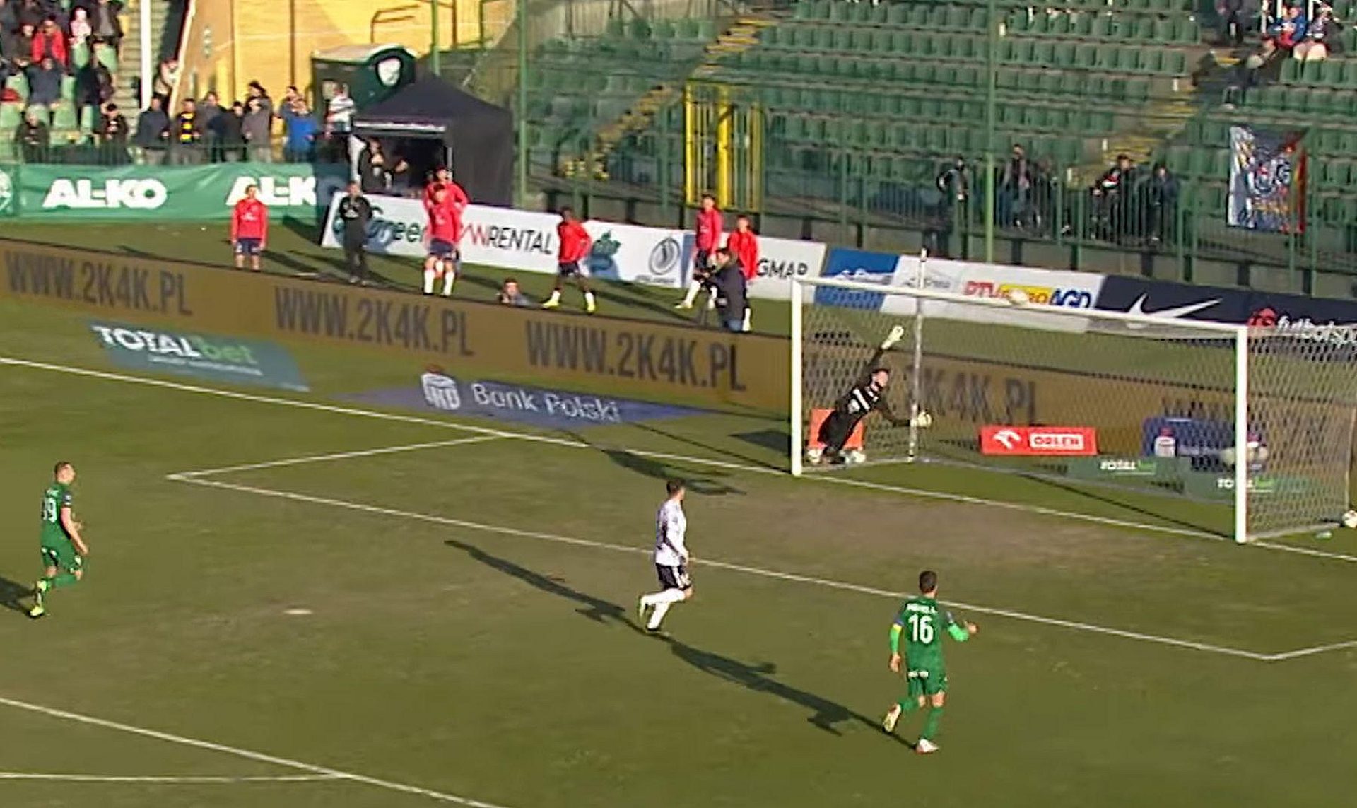 Górnik Zabrze przegrał z Wartą Poznań Górnik Zabrze przegrał z Wartą Poznań