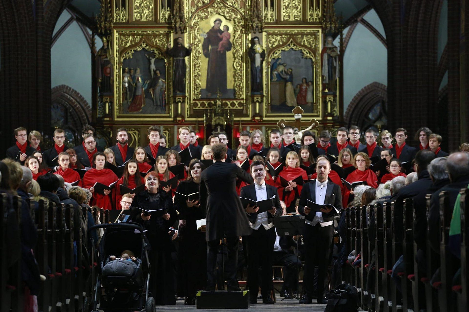 źródło: FB Zabrzański Chór Młodzieżowy "Resonans con tutti" im. N.G. Kroczka źródło: FB Zabrzański Chór Młodzieżowy "Resonans con tutti" im. N.G. Kroczka