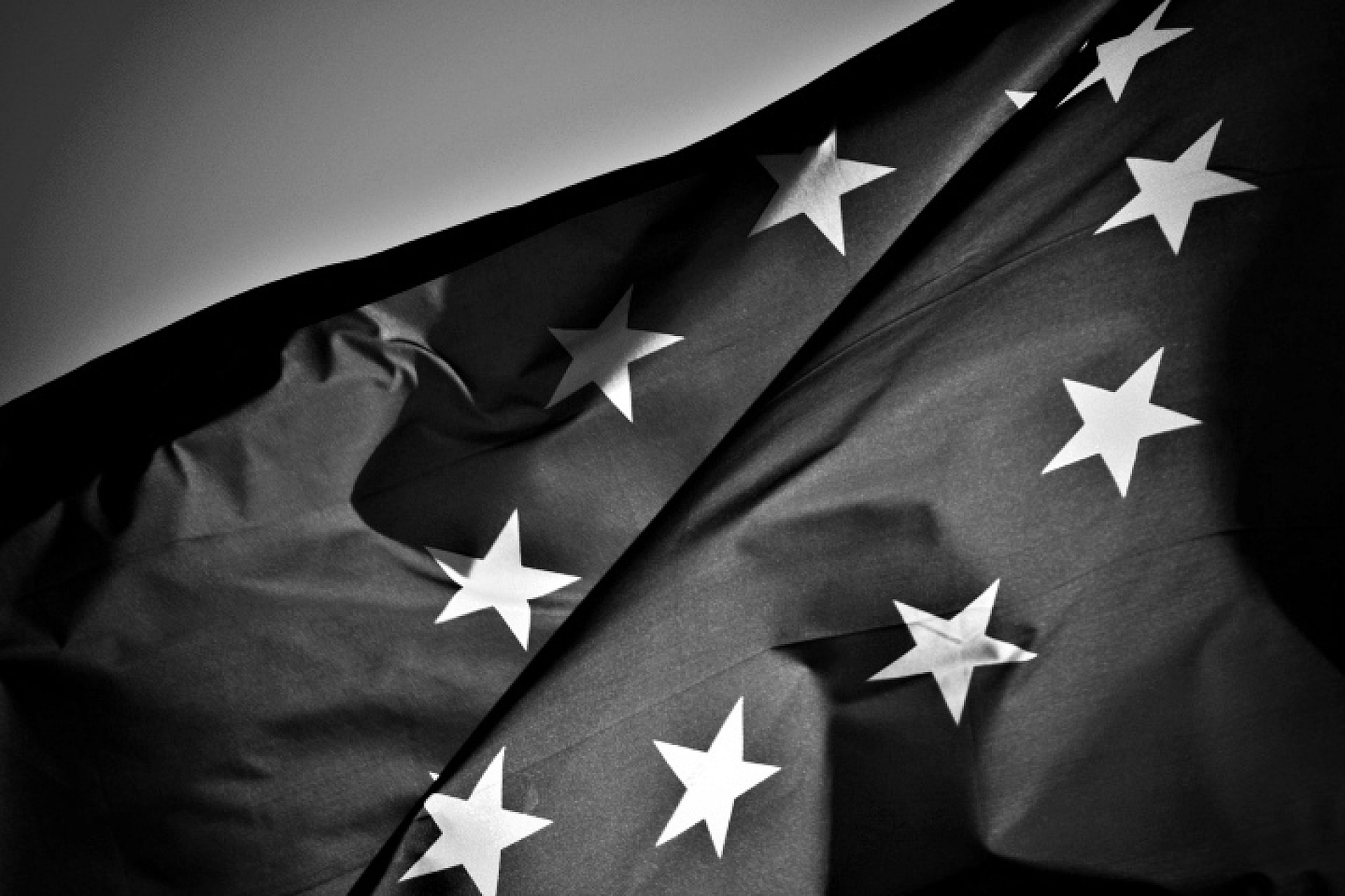 EU flag EU flag