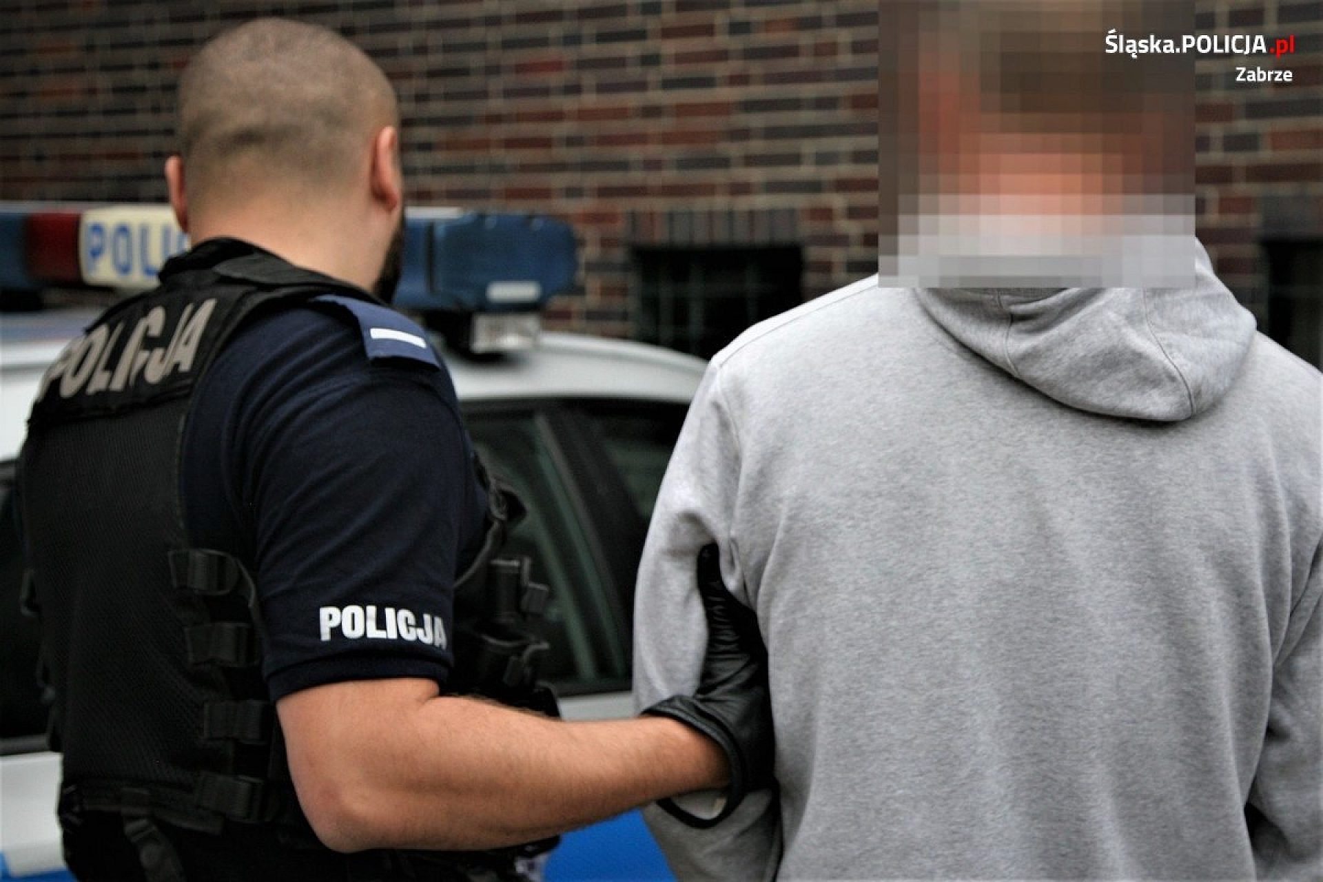 Jeden z zatrzymanych mężczyzn poszukiwany był listami gończymi Jeden z zatrzymanych mężczyzn poszukiwany był listami gończymi