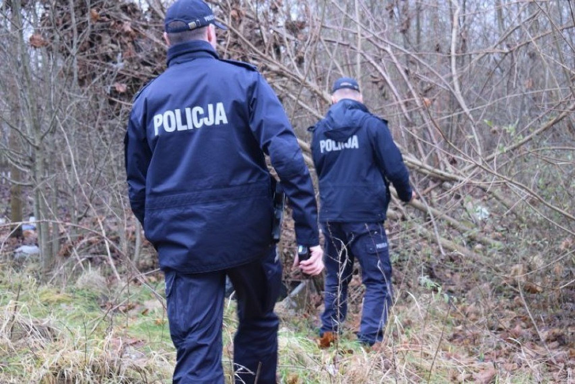 Policjanci przeprowadzali kontrole miejsc, gdzie mogą przebywać osoby bezdomne Policjanci przeprowadzali kontrole miejsc, gdzie mogą przebywać osoby bezdomne