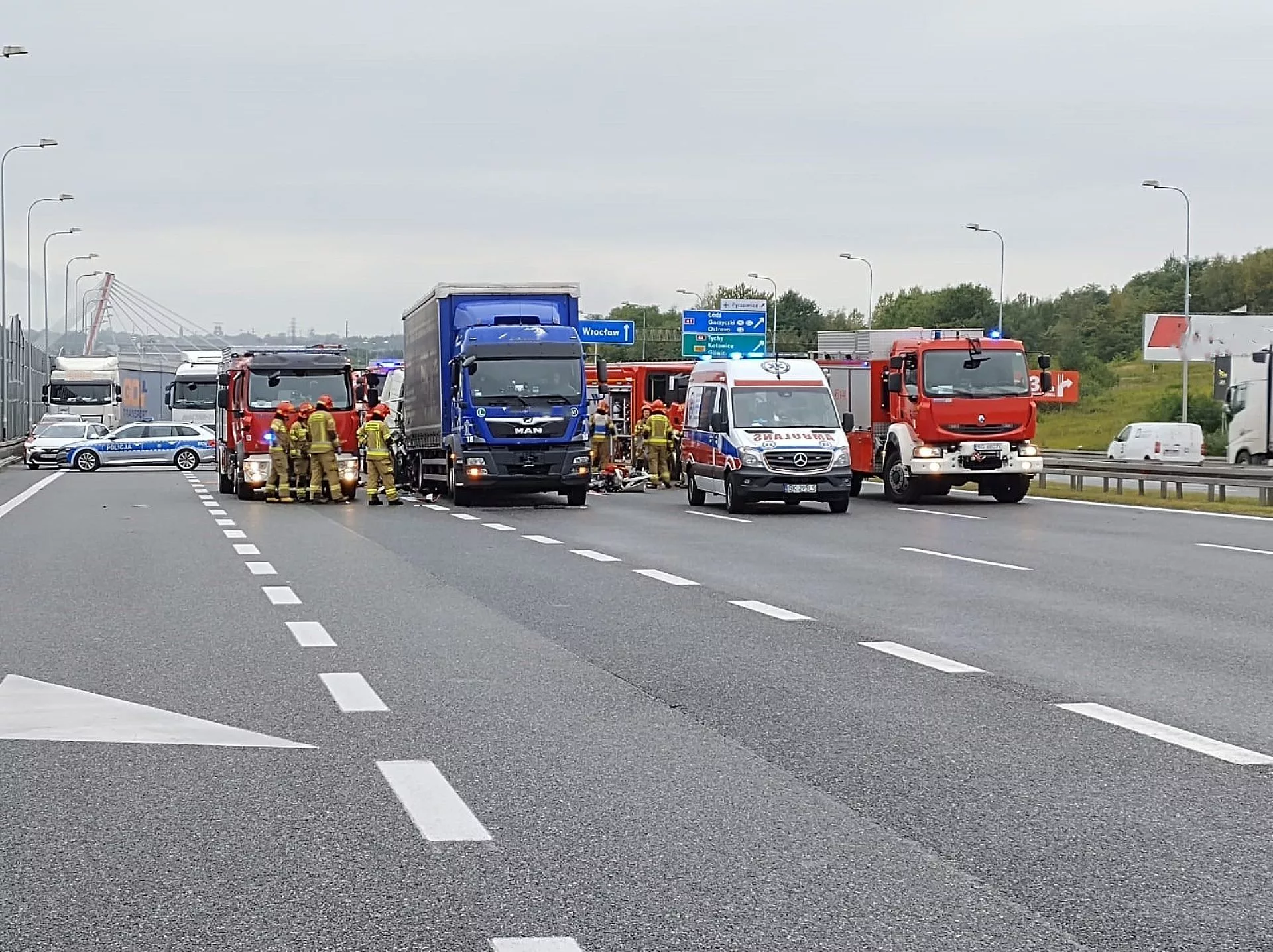Tragiczny wypadek na zabrzańskim odcinku autostrady A4. Nie żyje kierowca busa!