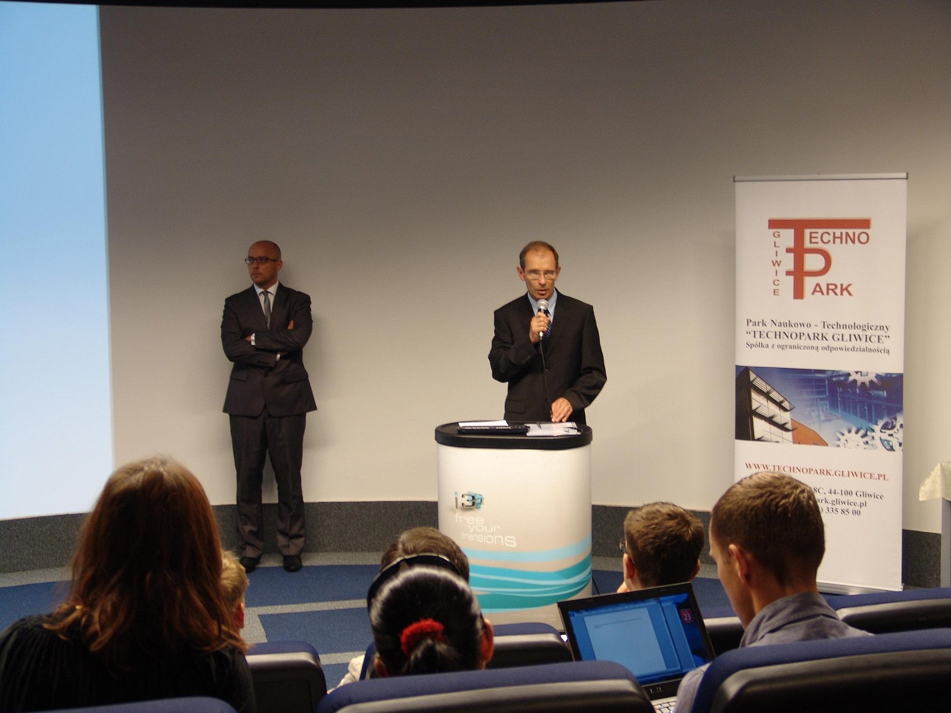 5098e75e57e36807c173cb7490b1b0d2 5098e75e57e36807c173cb7490b1b0d2