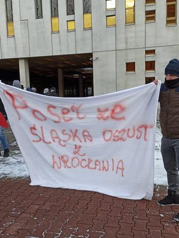 Związkowcy z Sierpnia 80 witają premiera w Katowicach, 22 grudnia 2021 Związkowcy z Sierpnia 80 witają premiera w Katowicach, 22 grudnia 2021