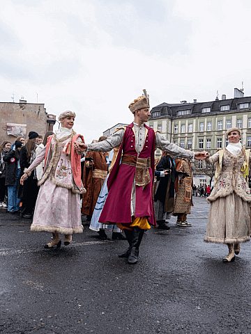 Maturalny polonez w Zabrzu Maturalny polonez w Zabrzu
