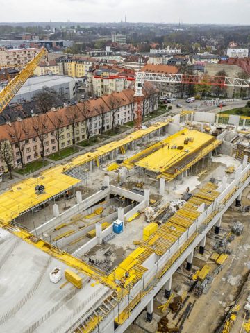 Trwa budowa centrum przesiadkowego w Zabrzu Trwa budowa centrum przesiadkowego w Zabrzu