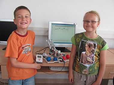 Zapisz dziecko na półkolonie. Z robotami 100ee607e4feb32847876130800bcc02