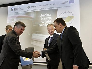 Śląskiej Karty Usług Publicznych nie ma. Są opóźnienia i kary 22346780068f55b0e827b8eead86108e