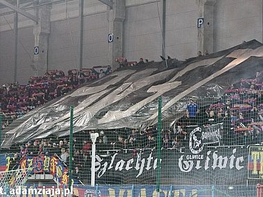 Zachowanie godne pochwały. Policja ocenia derby 63f0863487b53eb3653b28705a24c7df