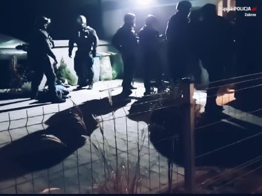 Policja weszła do ich mieszkań nad ranem, są podejrzani o prowadzenie gangu Policja weszła do ich mieszkań nad ranem, są podejrzani o prowadzenie gangu