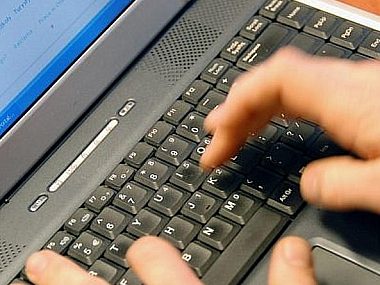 Internetowy oszust skradł ponad 9 tys. zł 66132803e0e93d658bc307dbffcf4d90