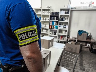 Policja rozbiła grupę handlującą podrobionymi perfumami Policja rozbiła grupę handlującą podrobionymi perfumami