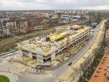 Trwa budowa centrum przesiadkowego w Zabrzu Trwa budowa centrum przesiadkowego w Zabrzu