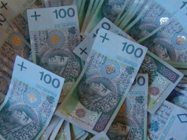 Średnio 16 tys. złotych – tyle rocznie zabiera nam państwo Cda06e7b2efc9178ca890c94aabbfddc