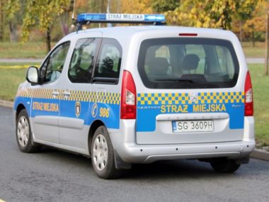 Mandat, blokada... Giełda pod okiem straży miejskiej Straznicy