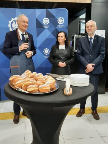 800 pączków na 80-lecie Politechniki Śląskiej 800 pączków na 80-lecie Politechniki Śląskiej