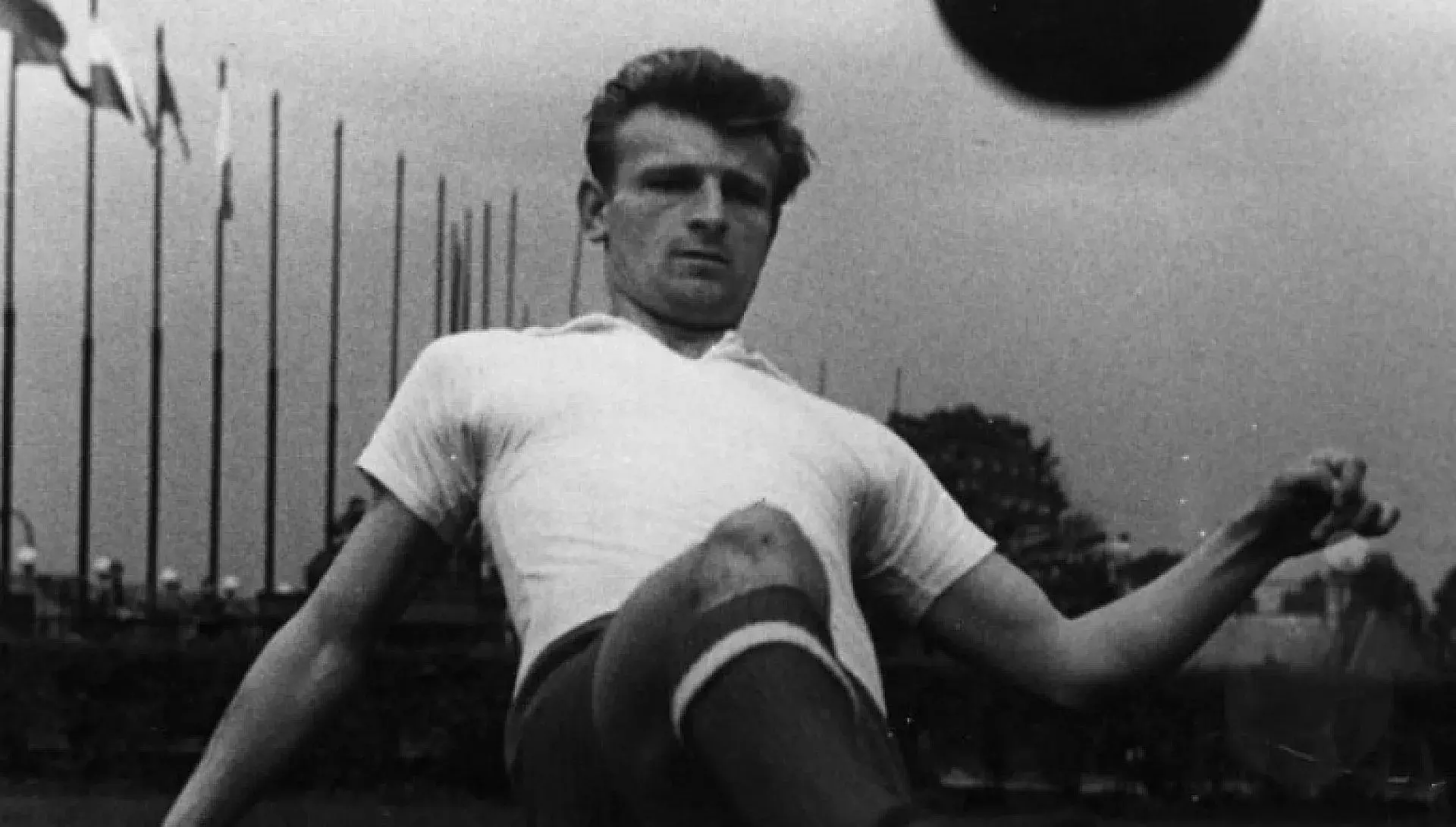 Kochał życie, piwo, papierosy i futbol. Taki był Ernest Pohl